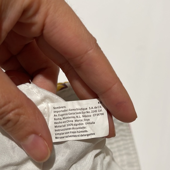 📍SOLD 📌Paisley bucket hat and a corduroy bucket hat - Picture 5 of 8